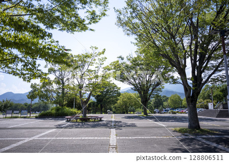 綜合運動公園入口廣場中央廣場[神奈川縣伊勢原市] 128806511