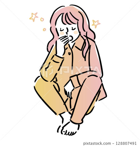 一位穿著睡衣的女士坐著打哈欠,覺得很睏 一位穿著睡衣的女士坐著打哈欠,覺得很睏 128807491
