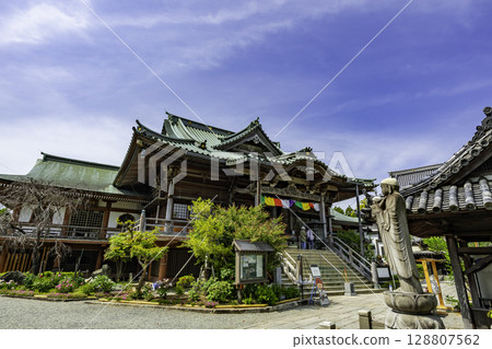 19th of the 88 Shikoku Temples: Tateji Temple, Main Hall, Komatsushima City, Tokushima Prefecture 19th of the 88 Shikoku Temples: Tateji Temple, Main Hall, Komatsushima City, Tokushima Prefecture 128807562