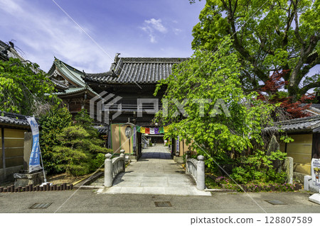 19th of the 88 Shikoku Temples: Tateji Temple, Sanmon Gate, Komatsushima City, Tokushima Prefecture 19th of the 88 Shikoku Temples: Tateji Temple, Sanmon Gate, Komatsushima City, Tokushima Prefecture 128807589