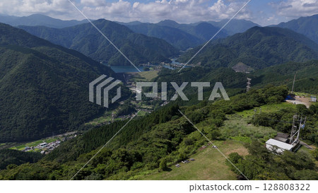 Mount Ono summit and Lake Tanzawa (aerial view) - Yamakita-cho, Minamiashigara-gun, Kanagawa Prefecture, Japan 128808322
