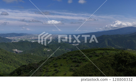 從大野山俯瞰足柄平原（鳥瞰圖） - 日本神奈川縣南足柄郡山北町 128808332