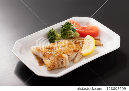 奶油醬油烤鱈魚 128808609