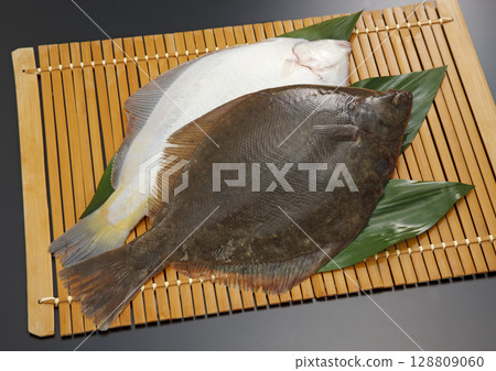 2 pieces of Hokkaido Ishigarei 2 pieces of Hokkaido Ishigarei 128809060