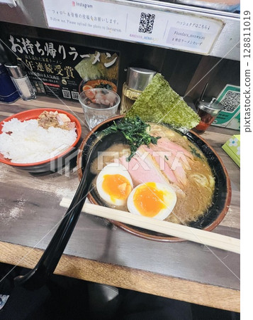 熱門拉麵 128811019