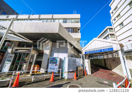 日本橫濱城市景觀，俯瞰橫濱車站東南出口 128811220