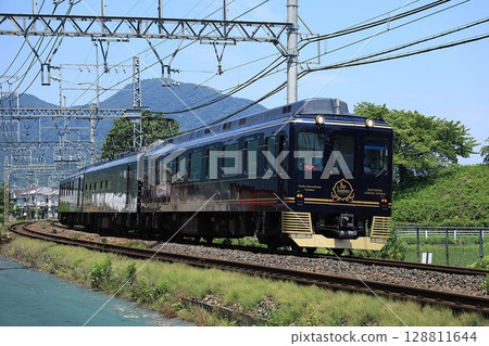 [Kintetsu] 16200 Series Tourist Express "Blue Symphony" (Minami Osaka Line: Iwaki - Shakudo) 128811644