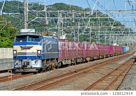 Tokaido Main Line Oiso-Ninomiya JR Freight EF66-27 (Suita) Tokaido Main Line Oiso-Ninomiya JR Freight EF66-27 (Suita) 128812914