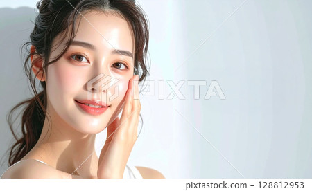 Beautiful woman  128812953