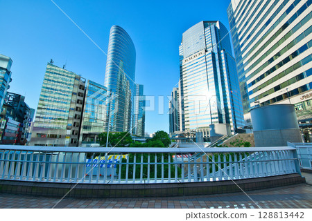 東京：品川城際，品川站周圍的商業區 128813442