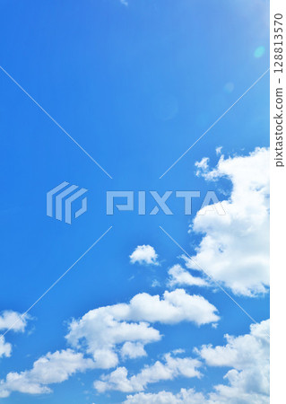 夏天藍天和雲彩 128813570