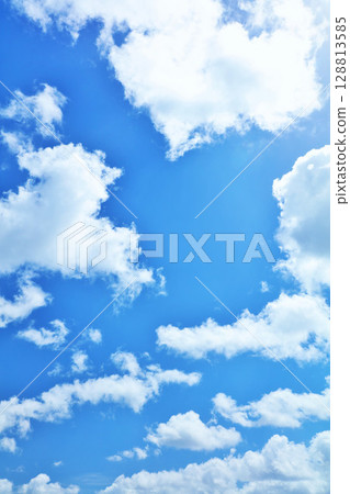 夏天藍天和雲彩 128813585