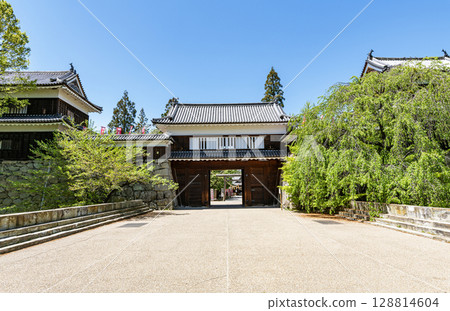 長野縣上田市：晴天的上田城東門樓門 128814604