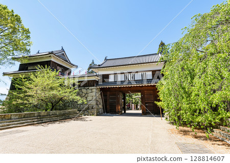 Ueda City, Nagano Prefecture: Ueda Castle East Gate Tower Gate on a clear day 128814607