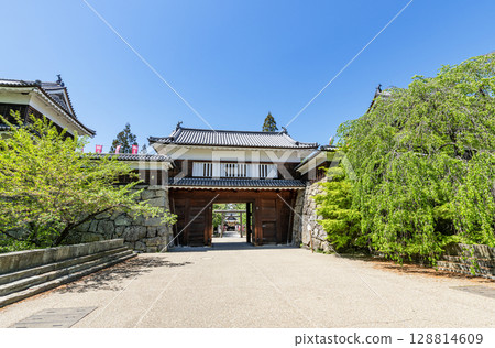 長野縣上田市：晴天的上田城東門樓門 128814609