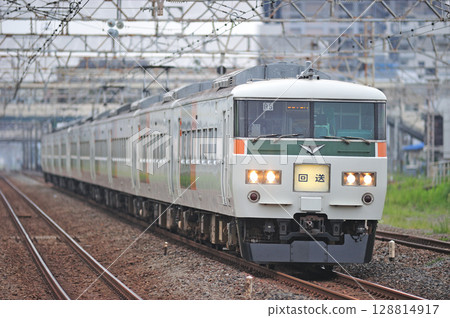 Tokaido Line Hiratsuka JR East 185 series B5 train (Omiya) out of service Tokaido Line Hiratsuka JR East 185 series B5 train (Omiya) out of service 128814917