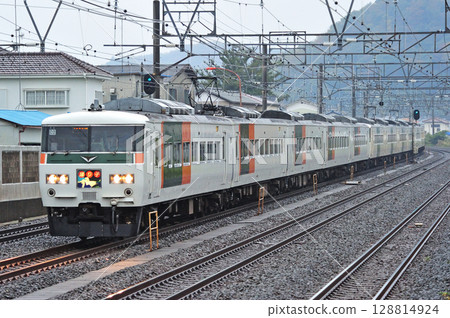 東海道線 二宮大磯 JR 東日本 185 系列 C2 列車(大宮)大通子 東海道線 二宮大磯 JR 東日本 185 系列 C2 列車(大宮)大通子 128814924