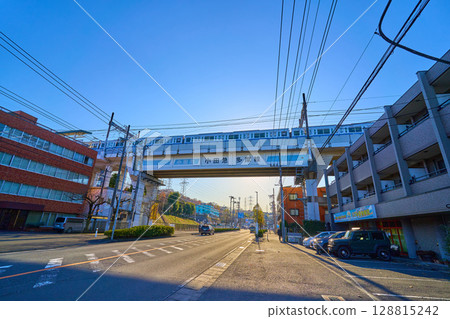 Head southwest from Tsurukawa-kaido (Odakyu Tama Line overpass) in Kurokawa, Asao-ku, Kawasaki City, Kanagawa Prefecture (Kurokawa bus stop) Head southwest from Tsurukawa-kaido (Odakyu Tama Line overpass) in Kurokawa, Asao-ku, Kawasaki City, Kanagawa Prefecture (Kurokawa bus stop) 128815242