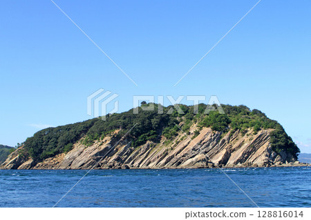 Tomogashima Islands seen from the boat 128816014