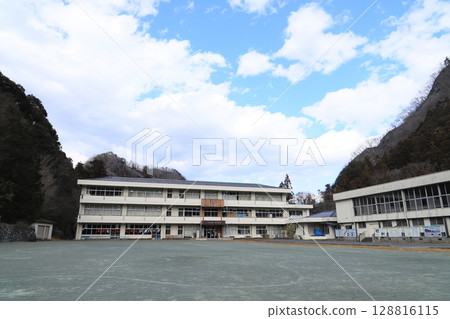 下仁田町自然史博物館（舊青倉小學） 128816115