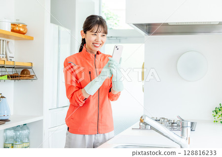 管家女廚房 128816233