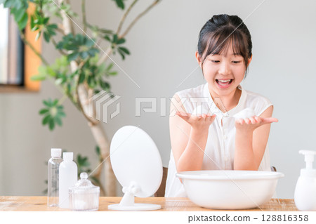 Foam facial cleanser, cleansing, acne care for children, girls, elementary school students, junior high school students, high school students 128816358