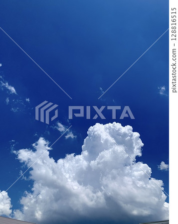 夏天的藍天白雲 128816515