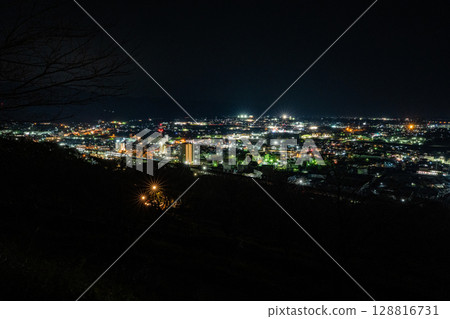 從東光山公園眺望和泉市的夜景 從東光山公園眺望和泉市的夜景 128816731