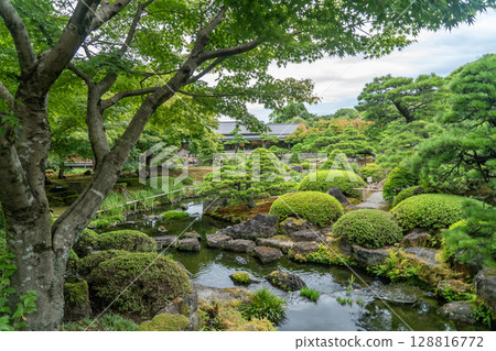 Daikonjima Yushien Japanese Garden 128816772
