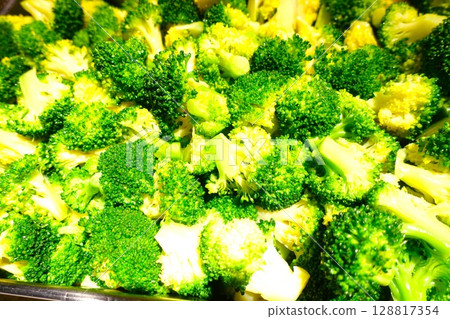 lots of broccoli lots of broccoli 128817354