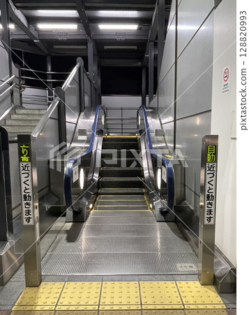 Short Escalator ① Short Escalator ① 128820993