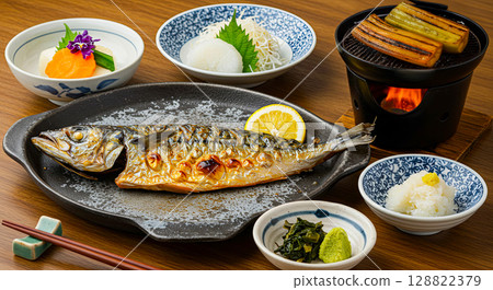 Delicious grilled fish set meal 128822379