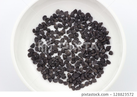 小韭菜籽 128823572