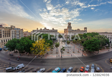 Cuba, old Havana, view of the central park in the early morning. 128824036