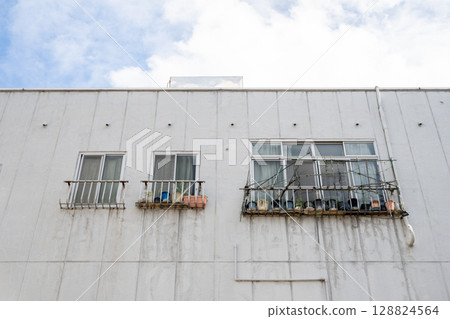 An old and very beautiful building in Nagoya, Aichi Prefecture, Japan An old and very beautiful building in Nagoya, Aichi Prefecture, Japan 128824564