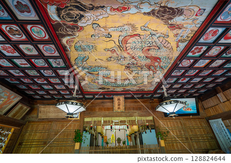 [World Heritage Iwami Ginzan Silver Mine Site and its Cultural Landscape] [Important Traditional Building] Omori Ginzan Silver Mine, Ceiling Painting of the Hall of Worship at Jyojo Shrine, Oda City, Shimane Prefecture 128824644