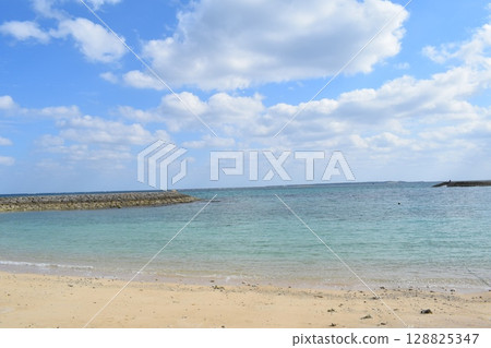 沖繩島 128825347