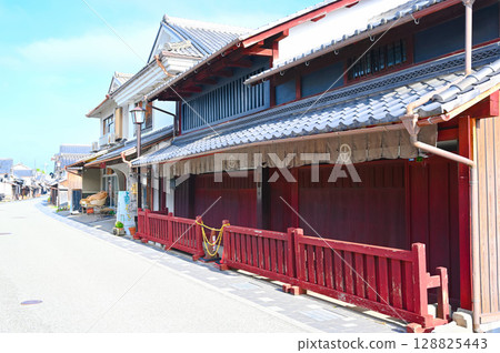 丹波筱山市河原町妻入商團 丹波筱山市河原町妻入商團 128825443