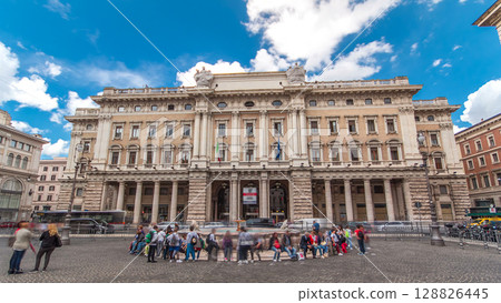 Tourists in Piazza Colonna timelapse hyperlapse near Galleria Alberto Sordi in Rome 128826445