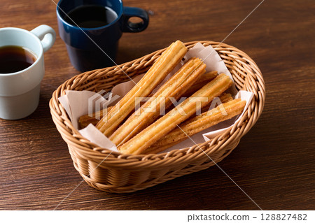 籃子裡的油條 128827482