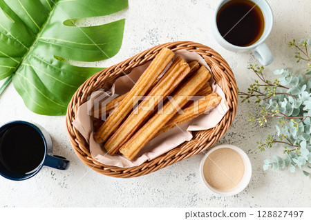 籃子裡的油條 128827497