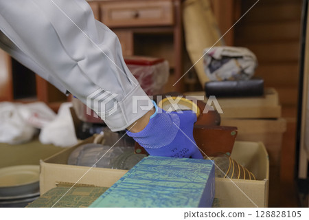 整理父母家裡的物品 整理父母家裡的物品 128828105
