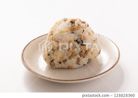 Shijimi rice ball Shijimi rice ball 128828360