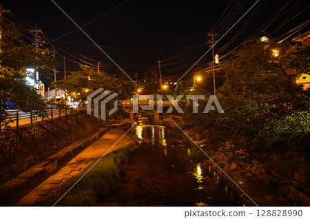 玉atsu溫泉的夜景 128828990