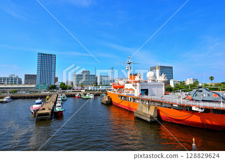[Aichi Prefecture] View of Nagoya Port Garden Pier, Antarctic research vessel Fuji 128829624