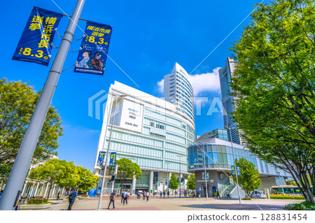 Yokohama cityscape in Japan, in front of Sakuragicho Station. Morning commute scene. Banners for the mayoral election... What will the voters decide...? = 24th 128831454