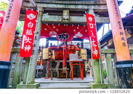 Fushimi Inari Taisha Shrine White Fox Okami in Fushimi Ward, Kyoto City Fushimi Inari Taisha Shrine White Fox Okami in Fushimi Ward, Kyoto City 128832620