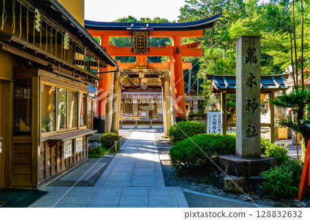 Fushimi Inari Shrine Araki Shrine in Fushimi Ward, Kyoto City Fushimi Inari Shrine Araki Shrine in Fushimi Ward, Kyoto City 128832632