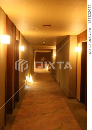一家酒店 一家酒店 128832673