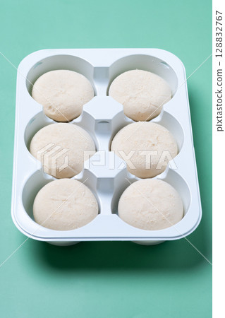 Japanese Cheesecake ice cream mochi 128832767